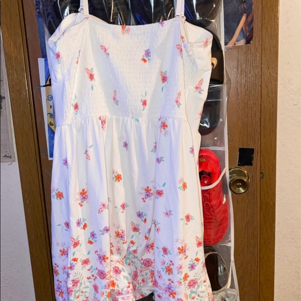 Dress - Picture 3 of 4